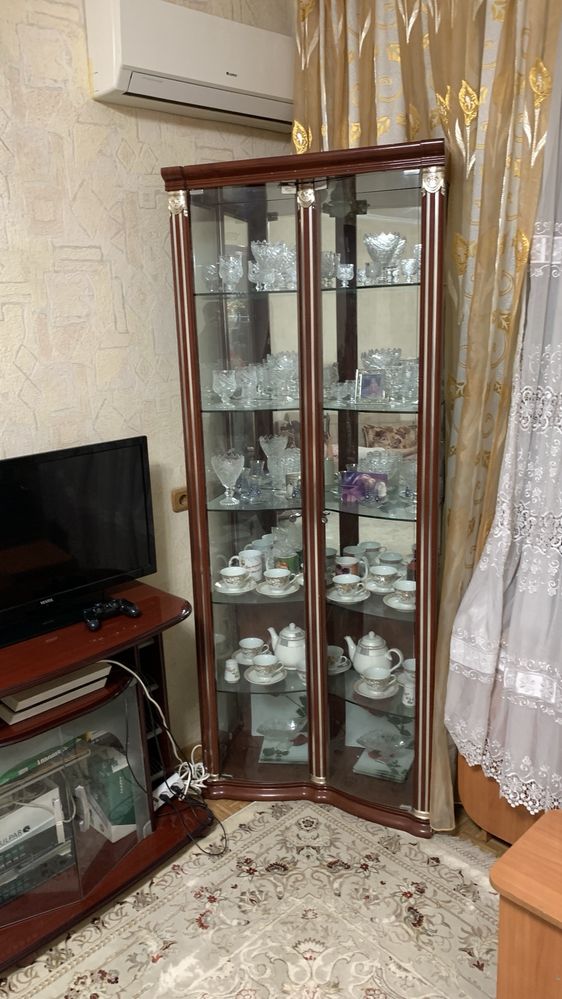 Продам Шкаф, сервант