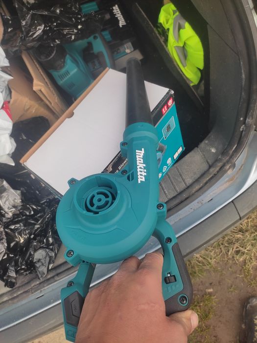 Suflanta makita 12v