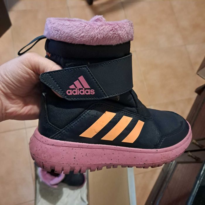 Продавам ADIDAS SPORTSWEAR Ботуши WINTERPLAY в чудесно състояние