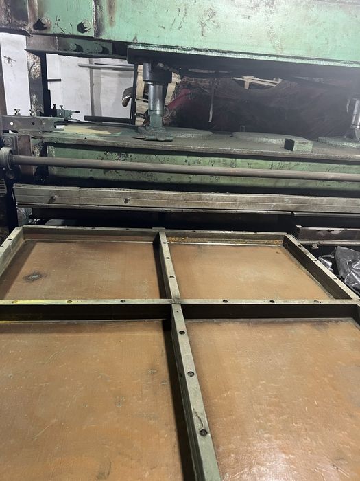 Gidravlika pirs forma sotiladi ishlab turgan tent shit mator nasos ham