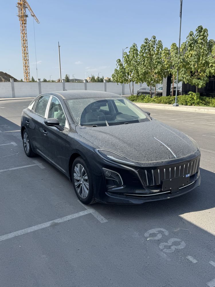 Hongqi eqm5 560Km
