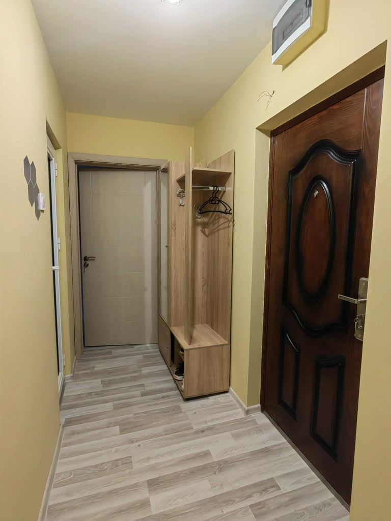 Дава се под наем Двустаен апартамент в Димитровград - 65 кв.м за 219.3 € - Снимка #3