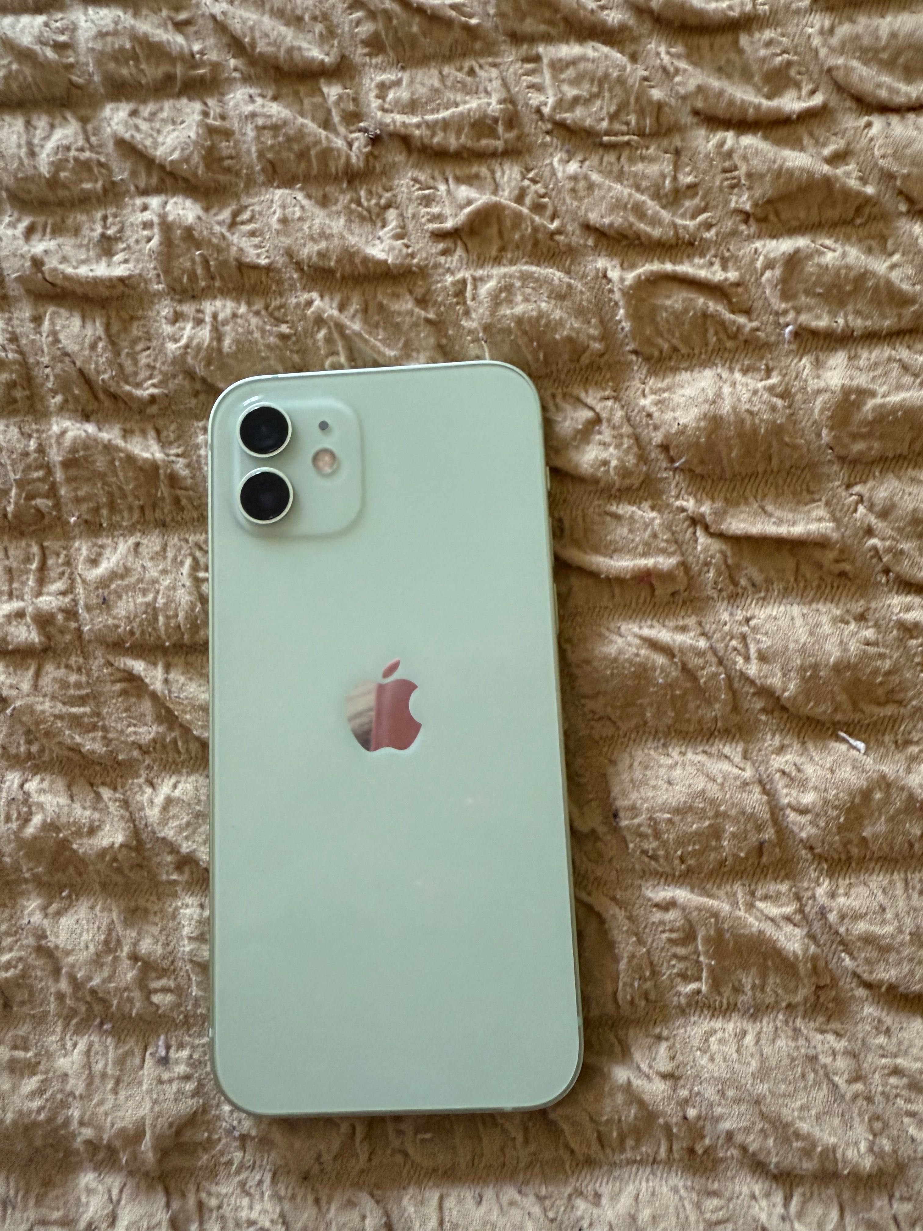 iPhone 12,зелен цвят,използван