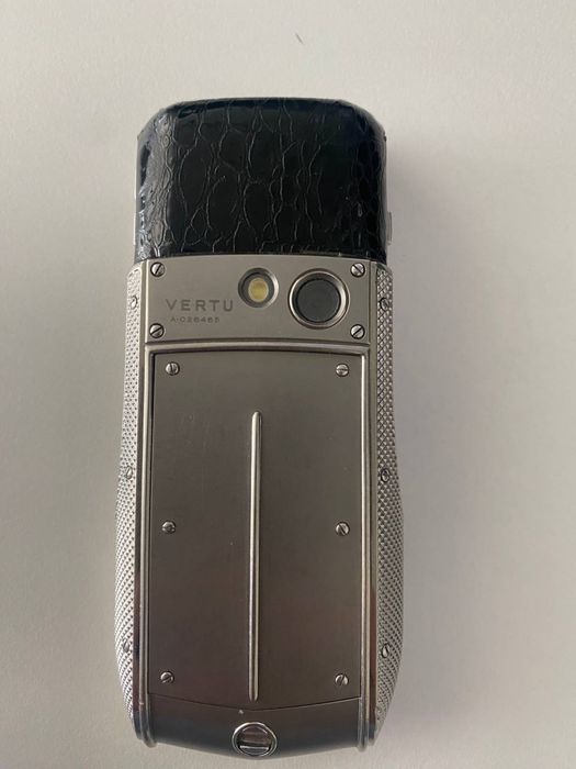 Vertu Ascent limited edition