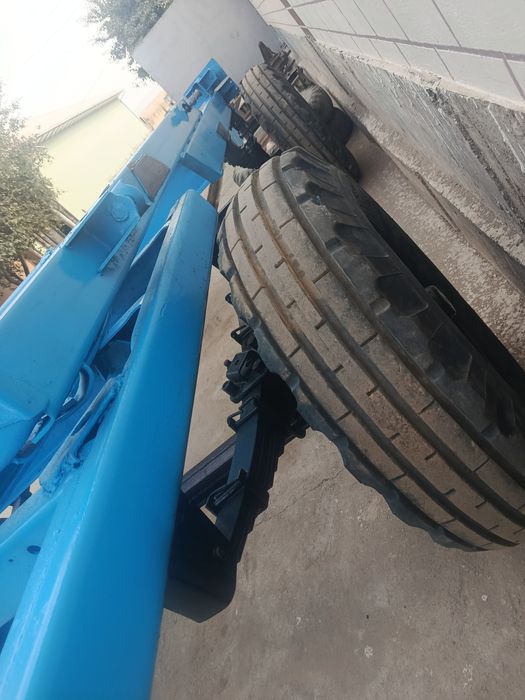 Traktor prseb ramasi