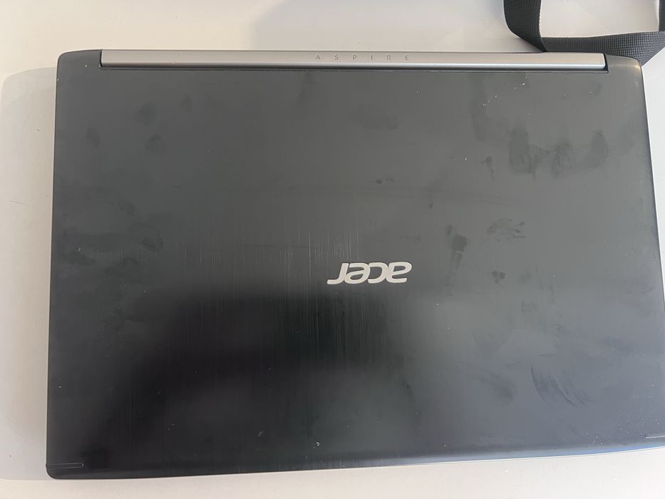 Изключително запазен лаптоп, подходящ за всякакви дейности !