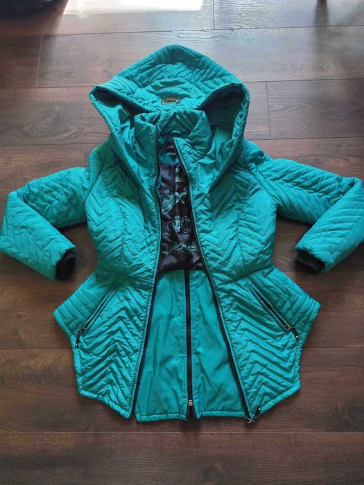 Асиметрично зелено яке на Junona