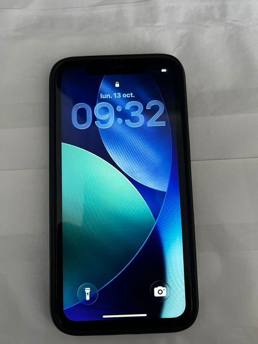 Iphone 11 întreținut