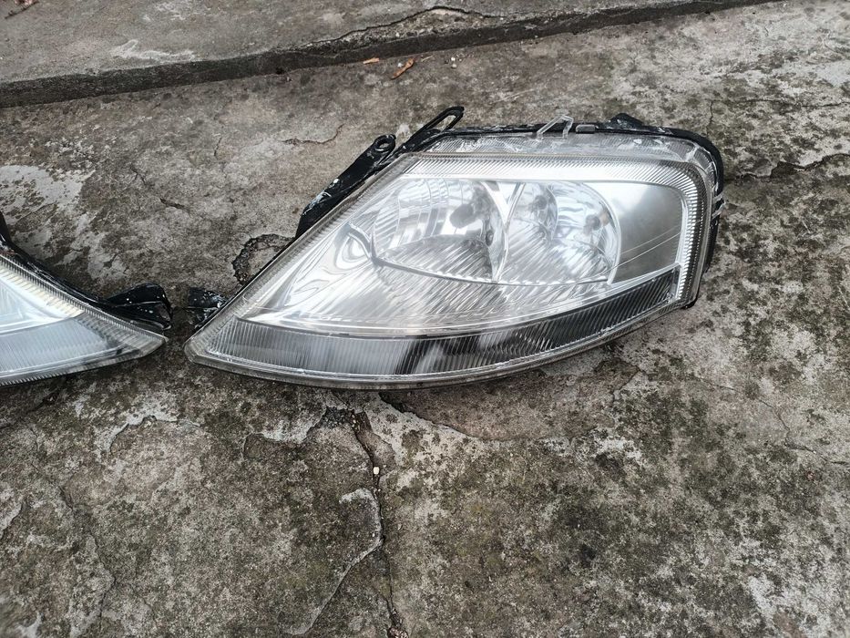 Ляв и десен фар за ситроен ц3 CITROEN C3