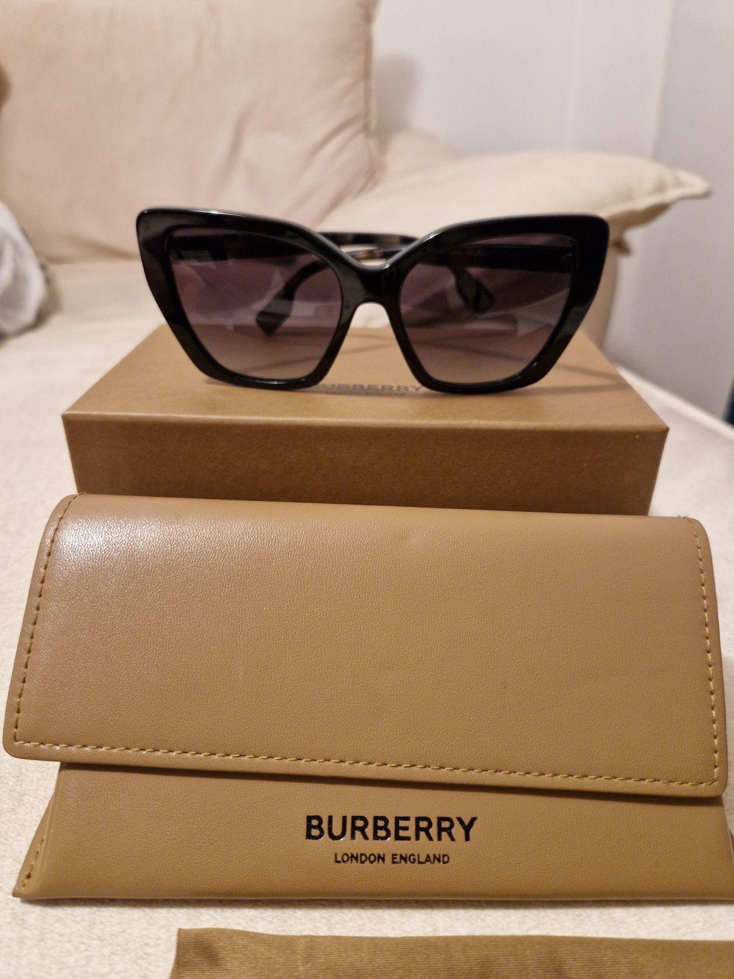 Очила на BURBERRY черни