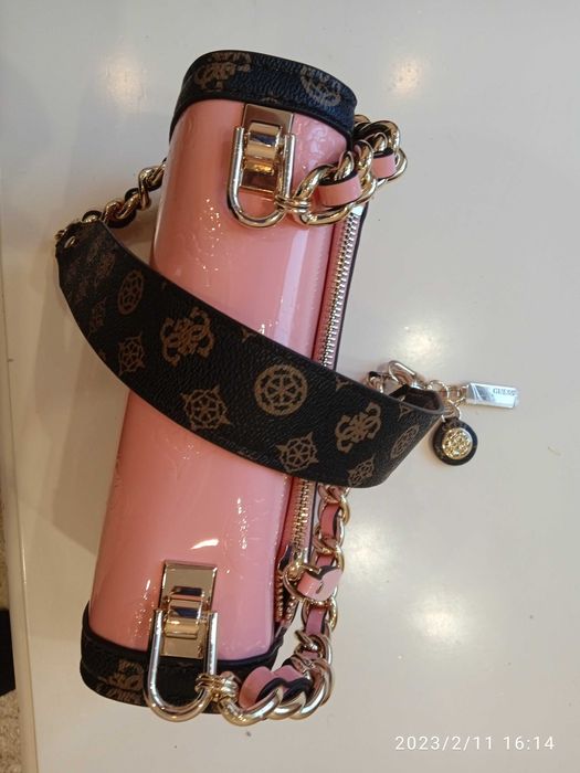 Нова чанта Guess, корал- 169 лв.