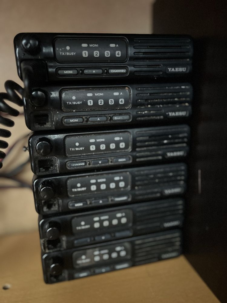 Радиостанция YAESU