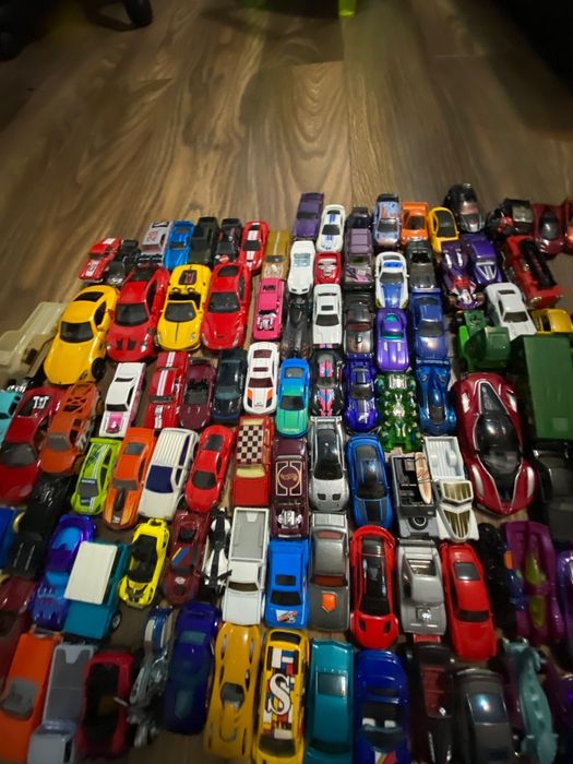 100 masinute hotwheels si alte firme