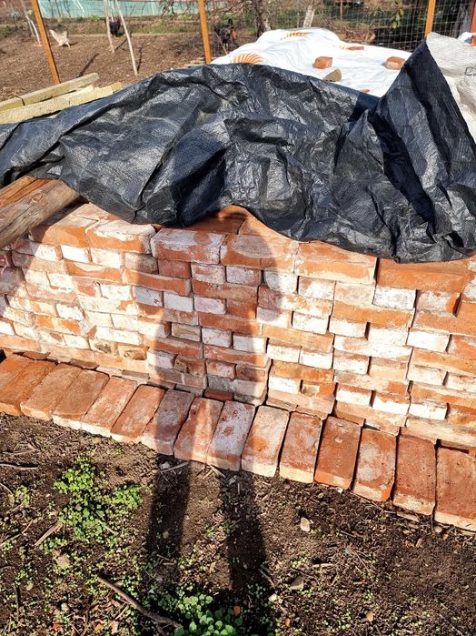 Caramida din demolari, curatata