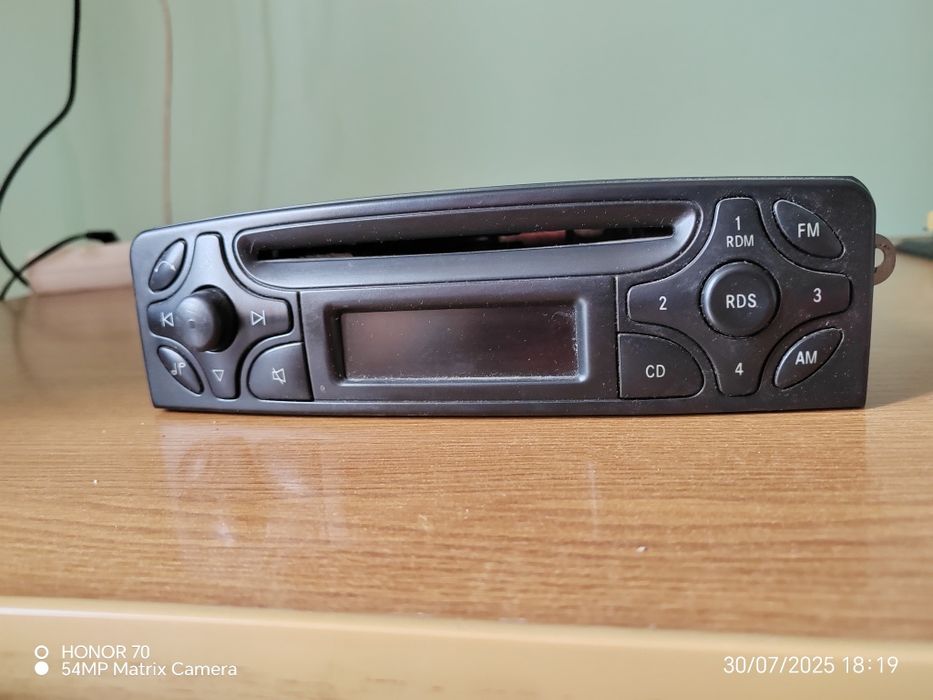 Vând Casetofon Mercedes c200 w203