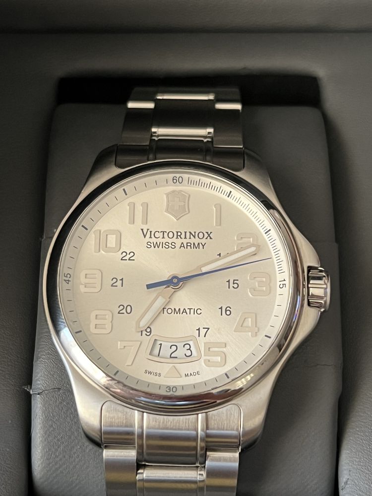 Vand ceas Victorinox Swiss Army automatic, 41 mm /impecabil!
