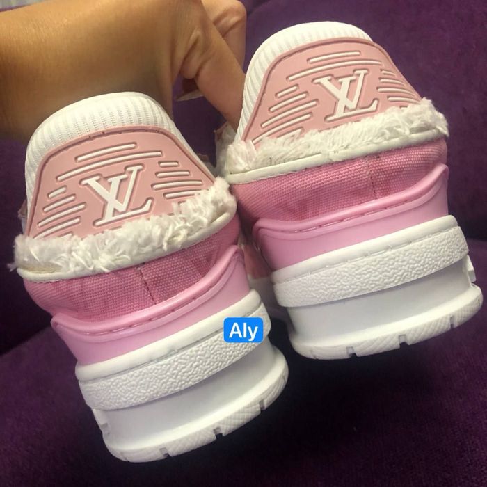 Adidasi Louis Vuitton