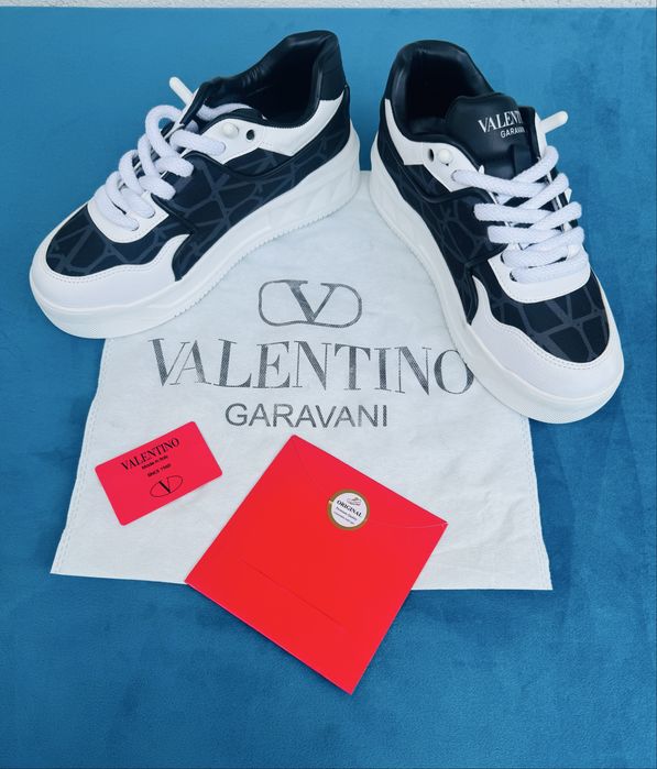Valentino Garavani One Stud Premium Unisex