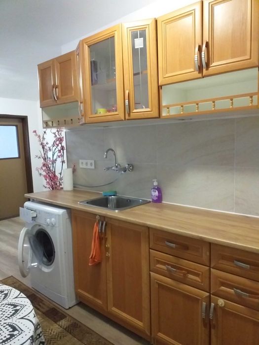 Продавам Таван-Хоби