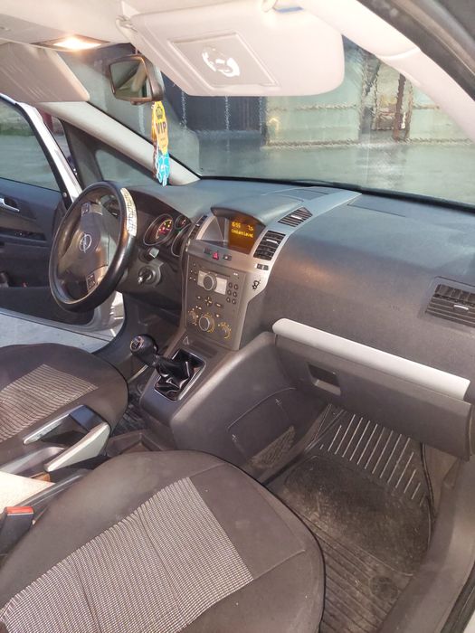 Vând Opel Zafira 1.9