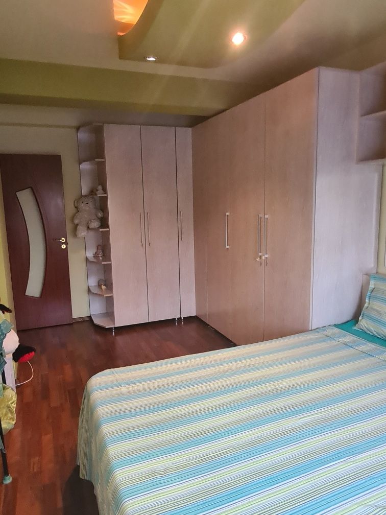 Inchiriez apartament zona CV nouă