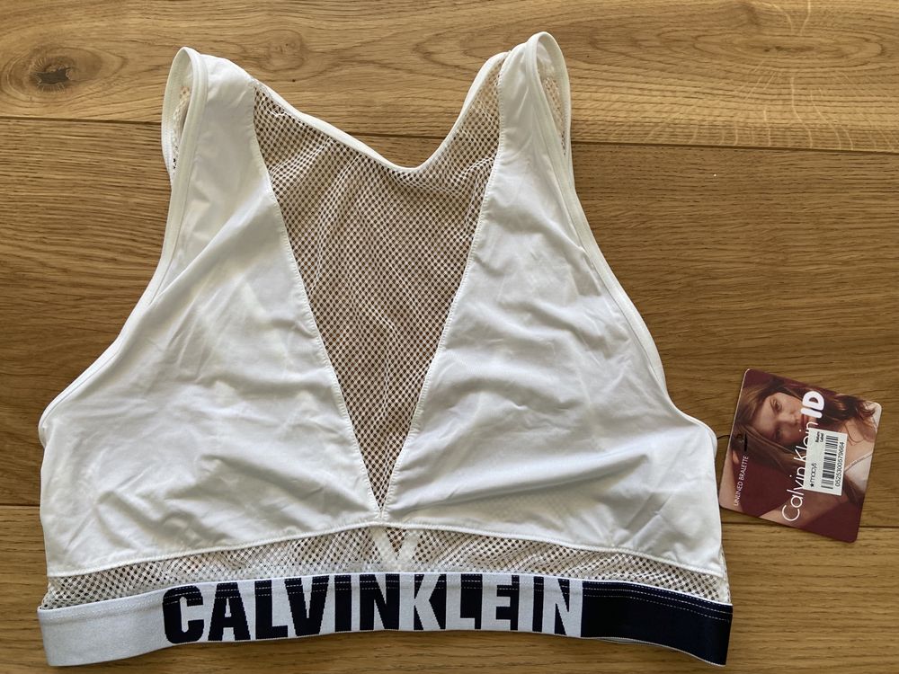 Set sport Calvin Klein, bustiera, chiloti, sutien