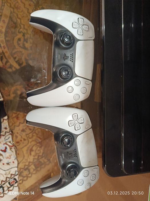 Продажа плэйстейшен 5 с двумя джойстиками состояние очень хорошее