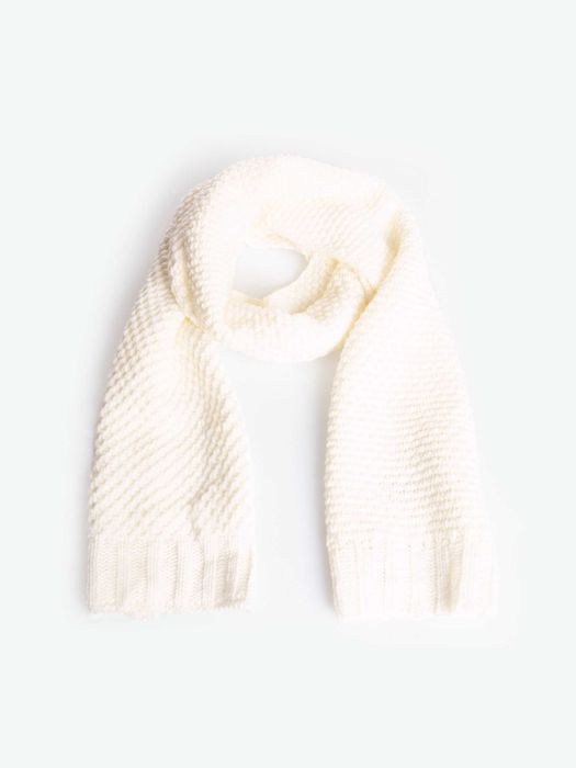 Подарявамe зимна приказка с топли шалове.