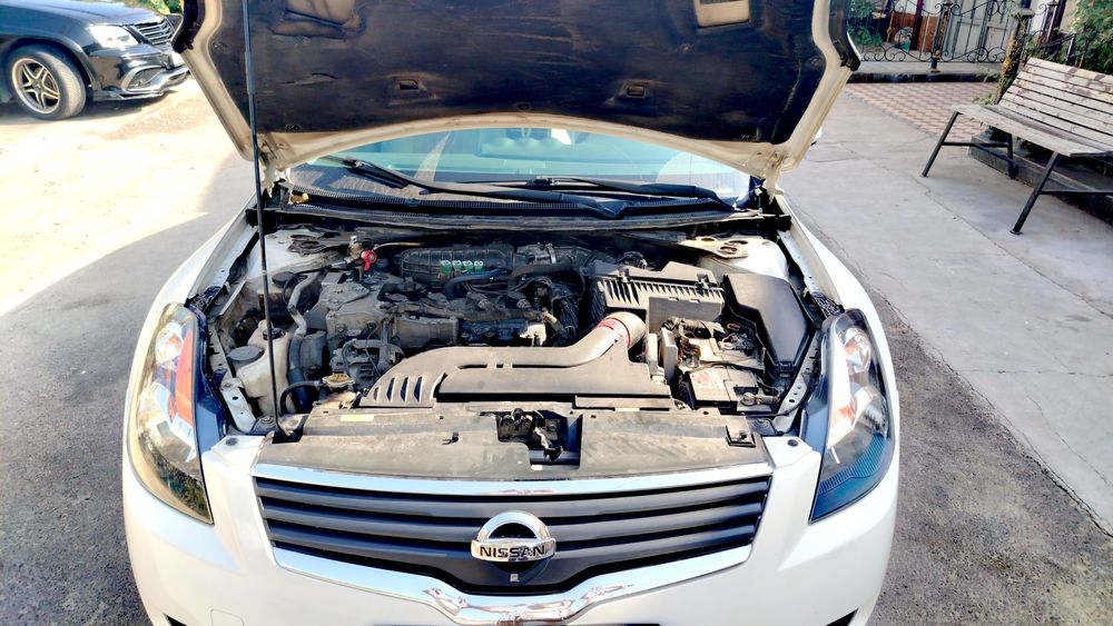 Nissan altima 2008 full 3 pazitsyasi lyukli variant