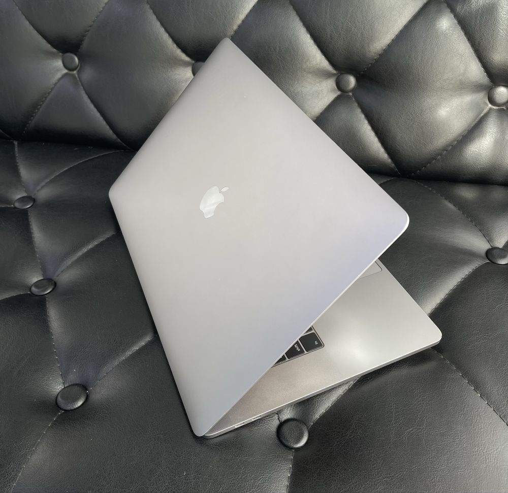 Apple MacBook Pro 2017 в хорошем состояние