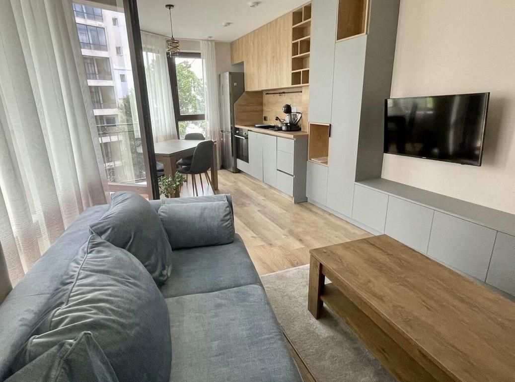 Дава се под наем Тристаен апартамент в Пловдив, Център - 75 кв.м за 650 € - Снимка #2