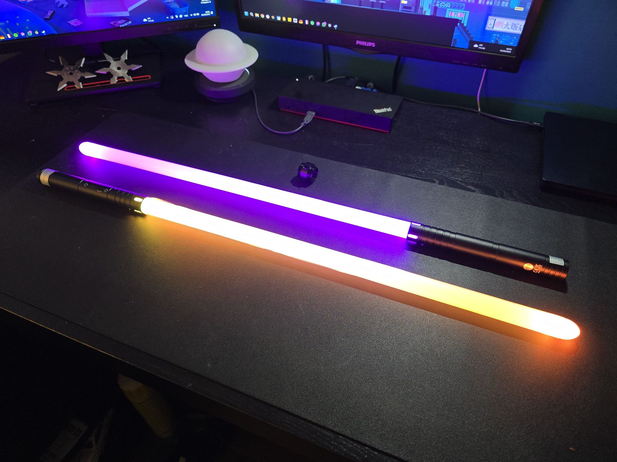 Set 2 Lightsaber Star Wars - 74cm - Sabii RGB Razboiul Stelelor