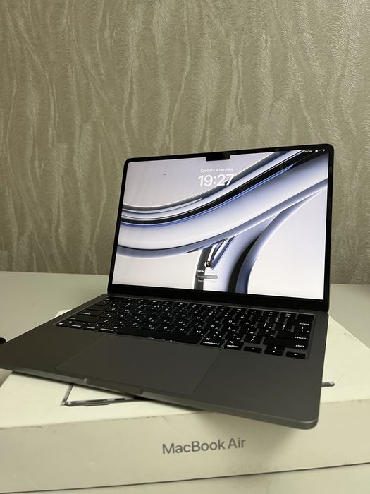 MacBook Air M3 (2024)