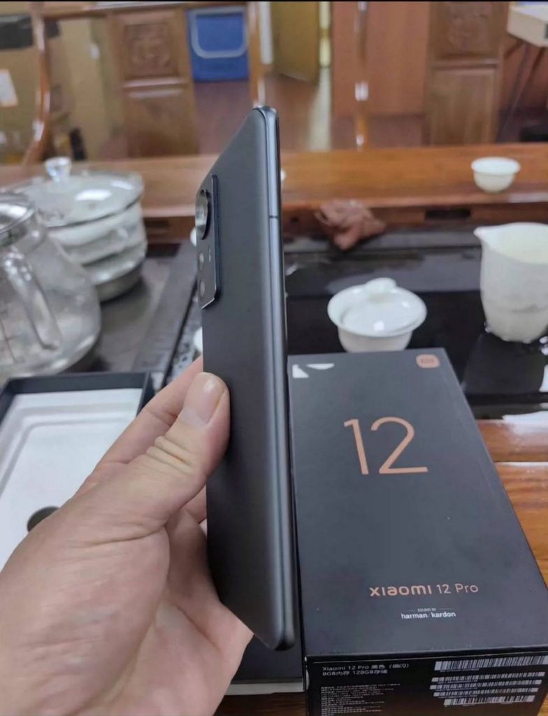 Xiaomi 12 pro 5G (redmi emas)