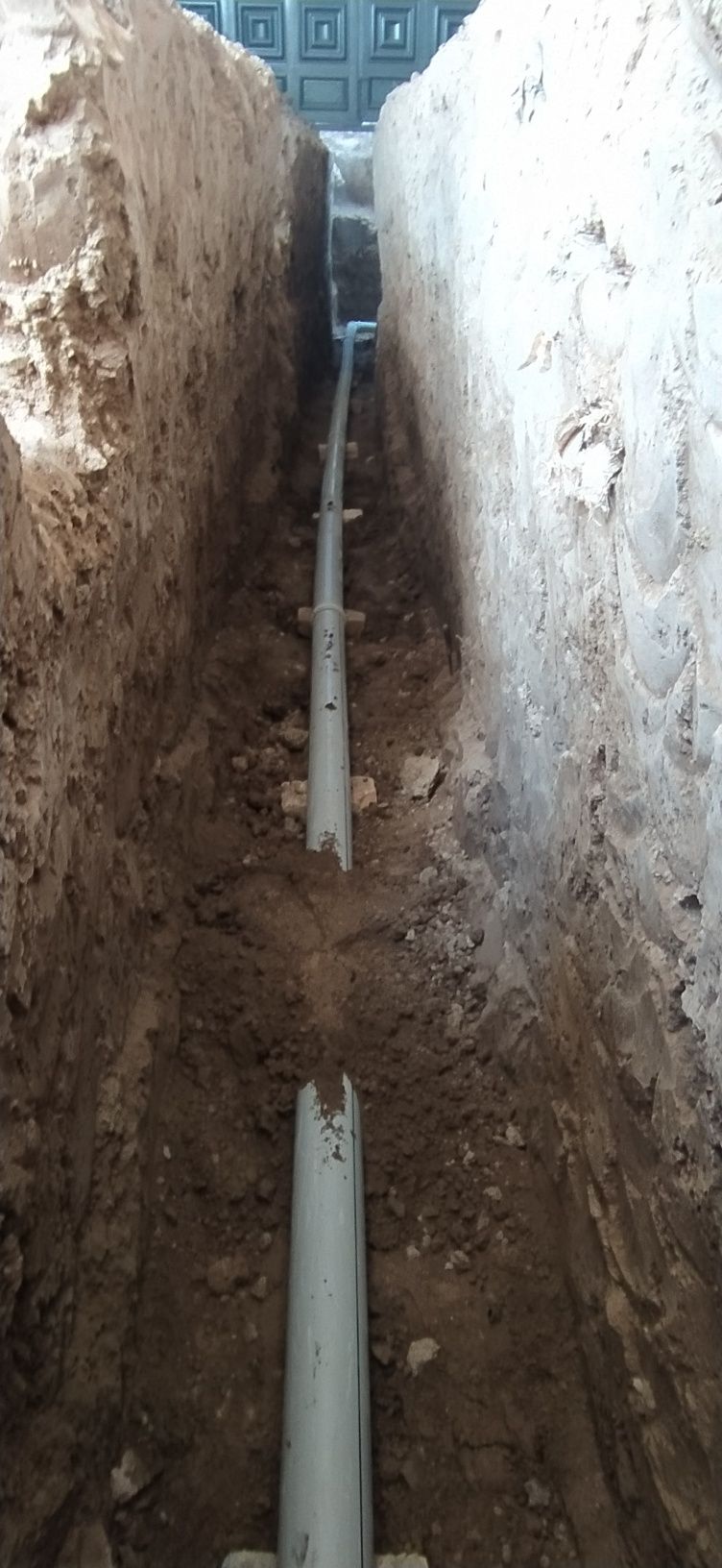 Urachi Ura tiranshe kanalzatsiya hizmatlari hamda Santehnika hizmatlar
