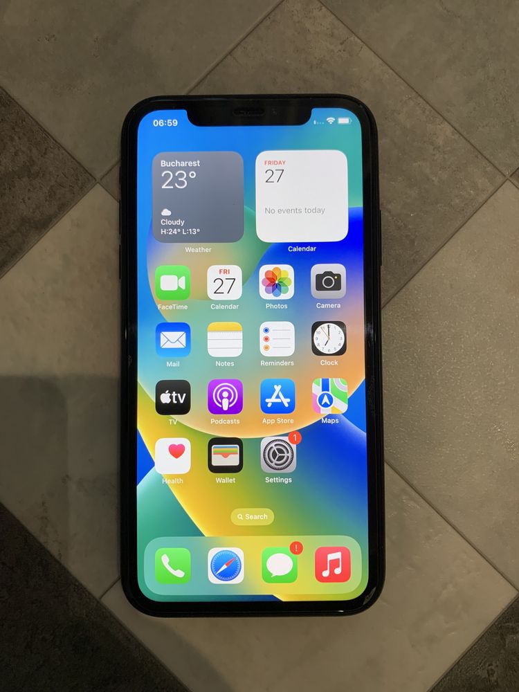 iPhone XR Black 64gb 98% battery health