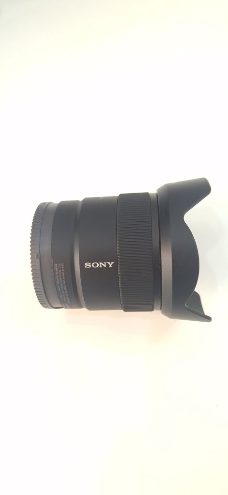 Sony E 11mm f / 1.8 G