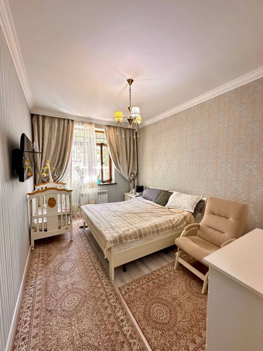 Срочно продается 4х комнатная квартира новостройка Паркентский рынок