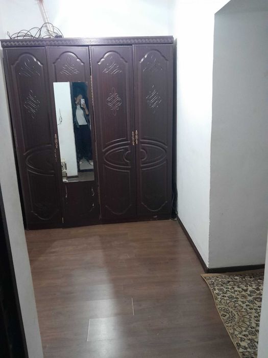 Bek baraka bozori yonida yashashga tayyor 2 xonali kvartira — 54 kv.m”