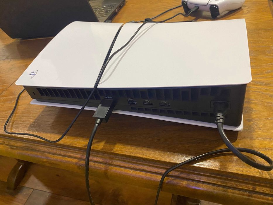 Playstation 5 (ГАРАНЦИЯ) като нов. КУПЕН ПРЕДИ 2 МЕСЕЦА