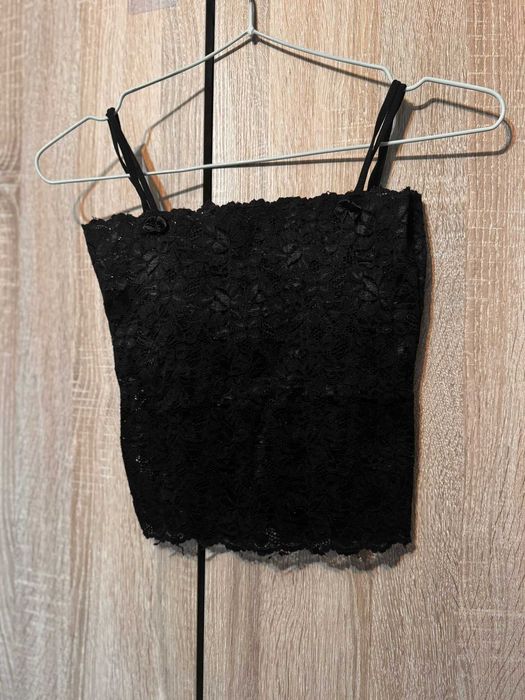 Top din dantelă neagră – elegant & feminin