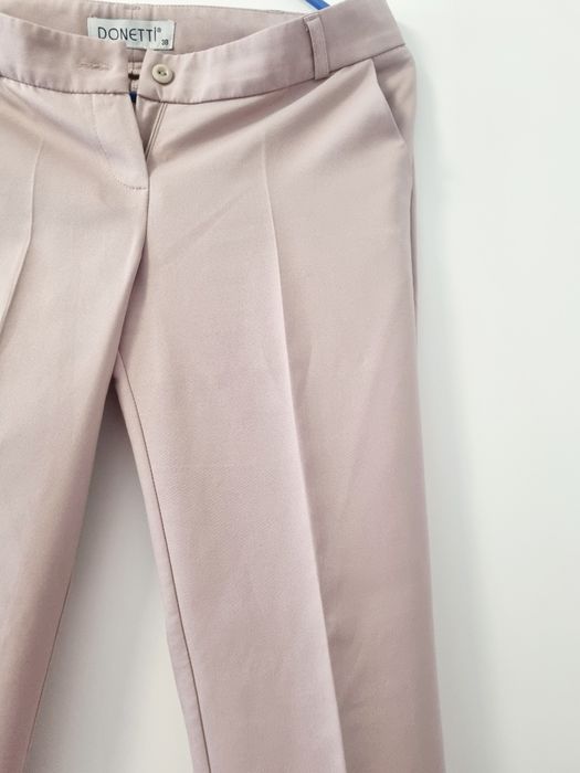 Pantaloni mărimea 38