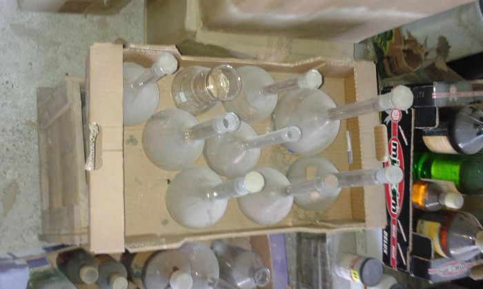 Лабораторна стъклария различна.