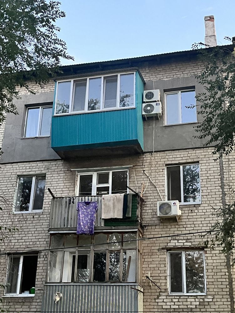 Продам квартиру 3-х комнатную в кирпичном доме