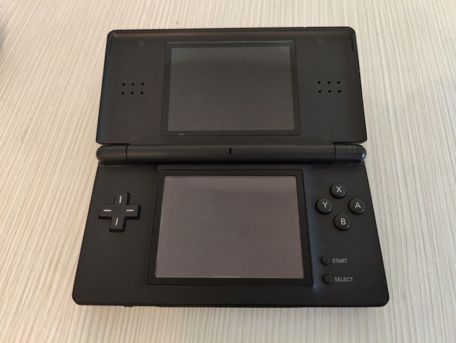 Nintendo DS Lite