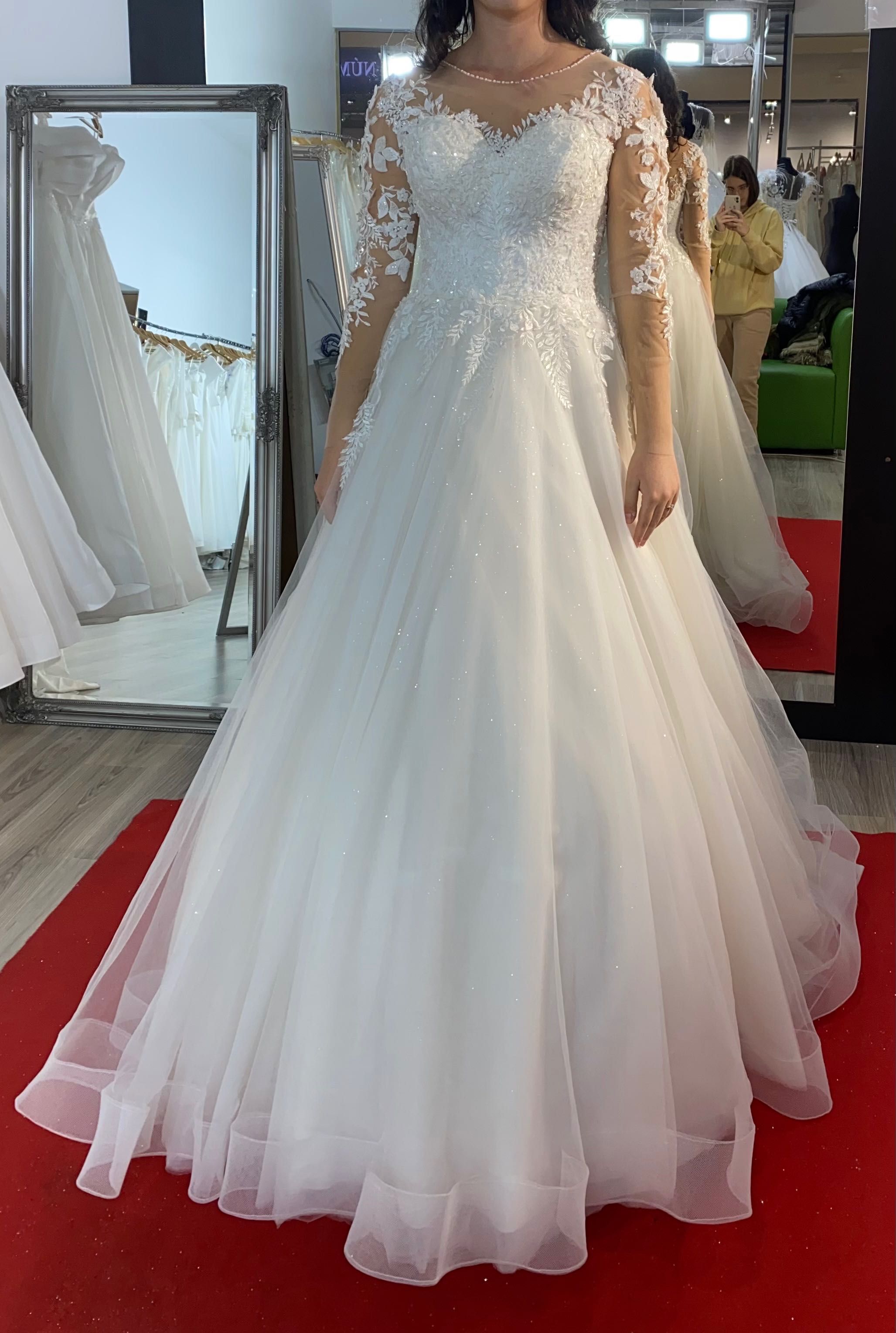 Rochie de mireasa noua, nepurtata