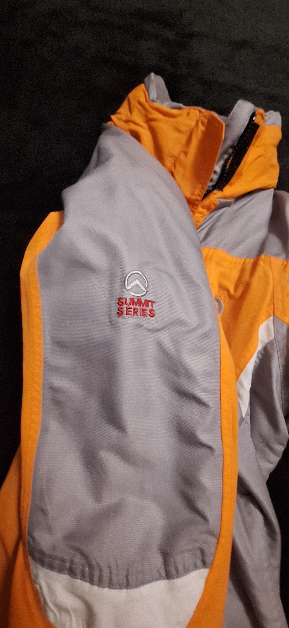 Зимно яке The North Face-M, панталон Crivit-S, шапка Helly Hansen