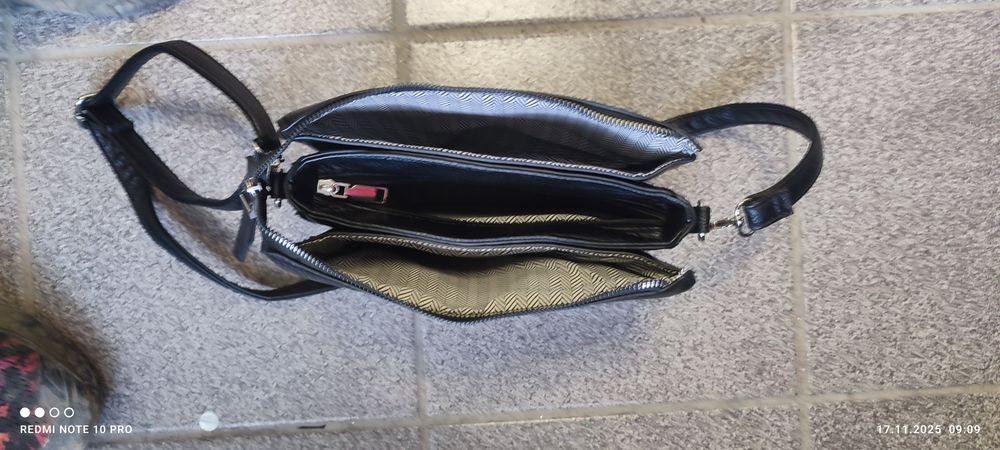 Дамска чанта през рамо – Черна, елегантна, с много отделения