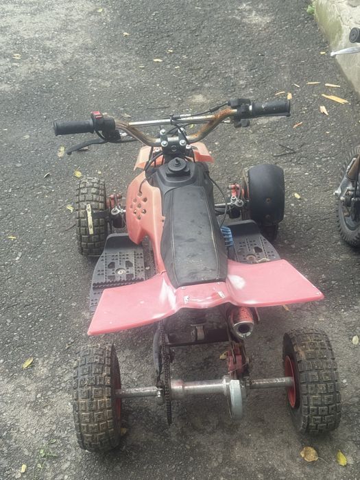 Vand atv 49cc merge excelent