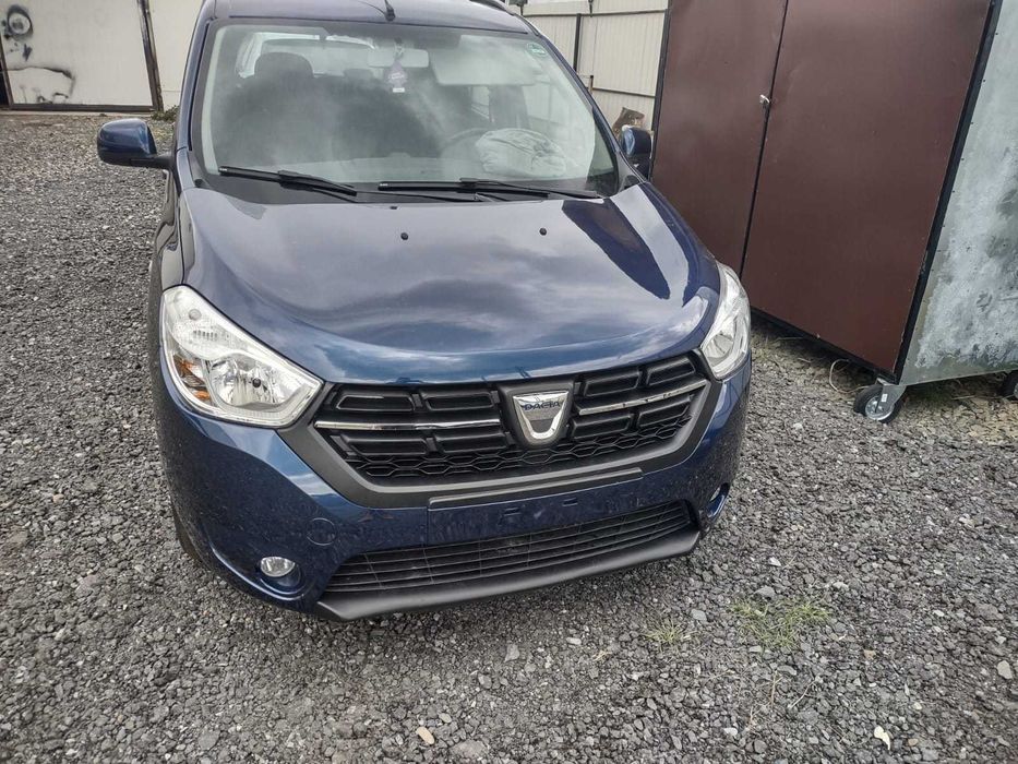 Far dreapta Dacia Lodgy